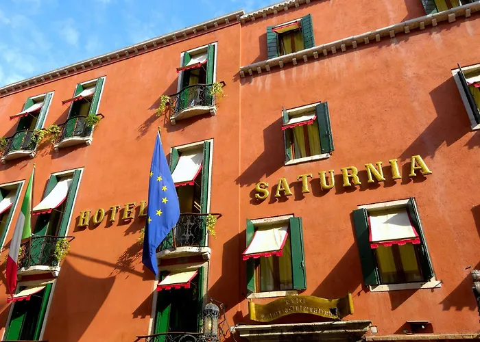 Hotel Saturnia & International